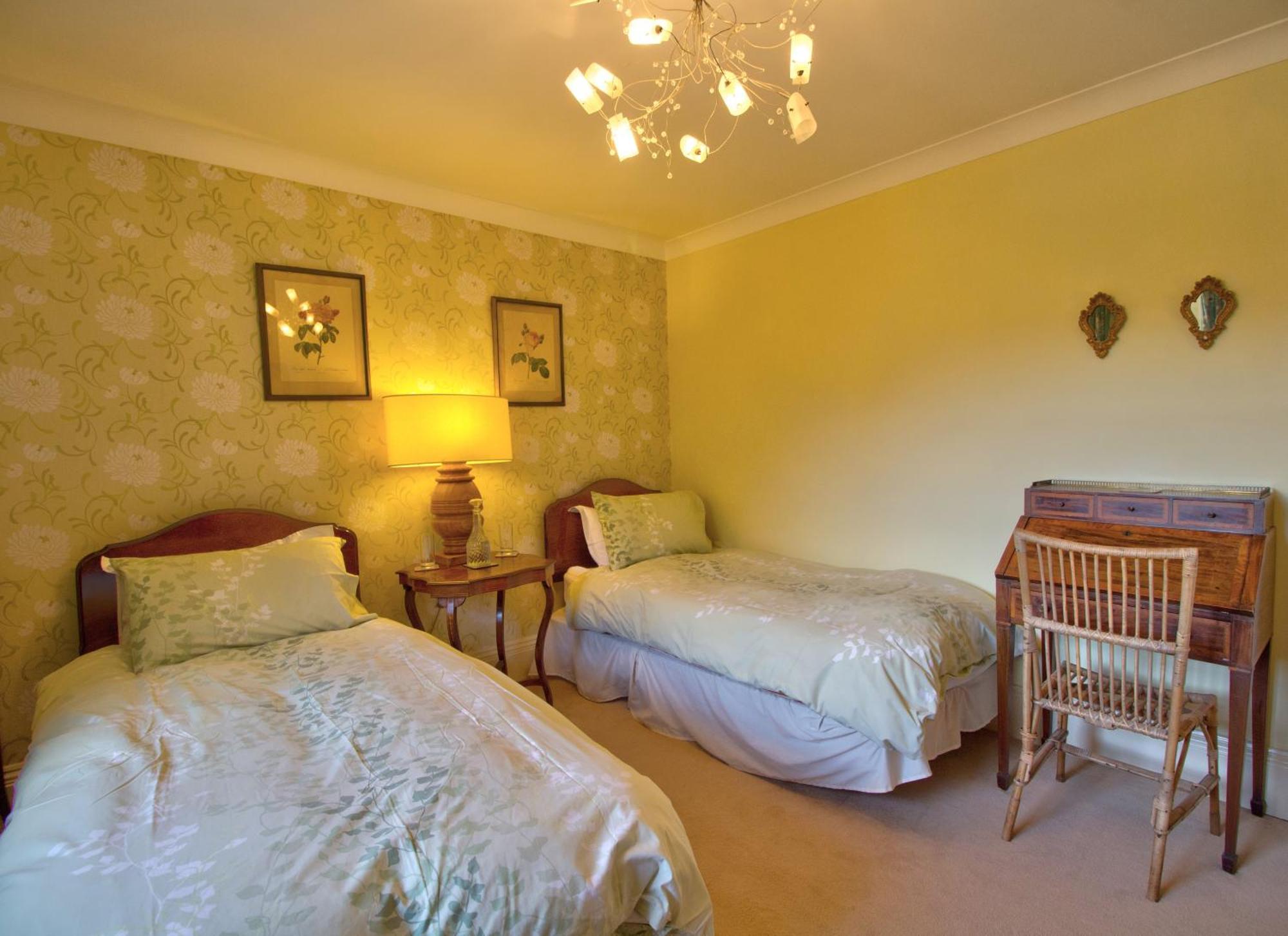 West Compton Manor Bed & Breakfast Maiden Newton Dış mekan fotoğraf